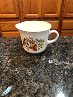 Corelle by Corning.  Pattern Indian Summer Open Creamer.  Pretty wildflowers.  Size 3 inches Tall .  Preowned Good Condition.  Smoke free home