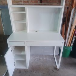 WHITE IKEA DESK