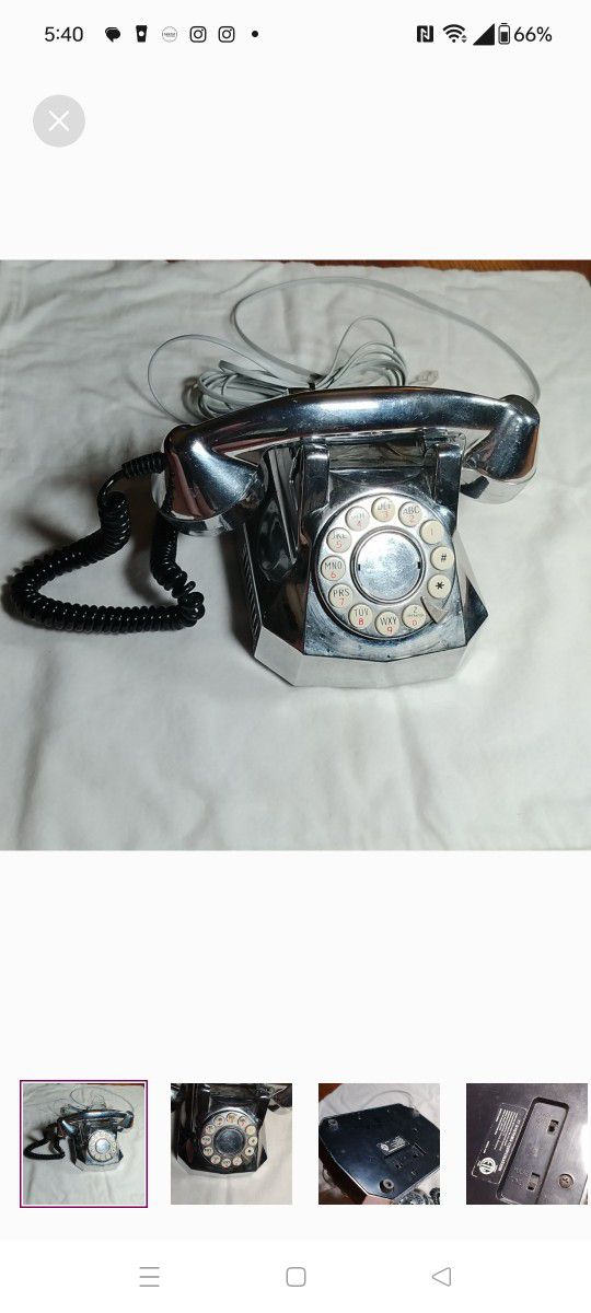 Silver Retro Telephone

