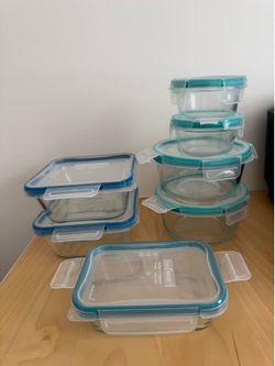 7 Snapware food containers