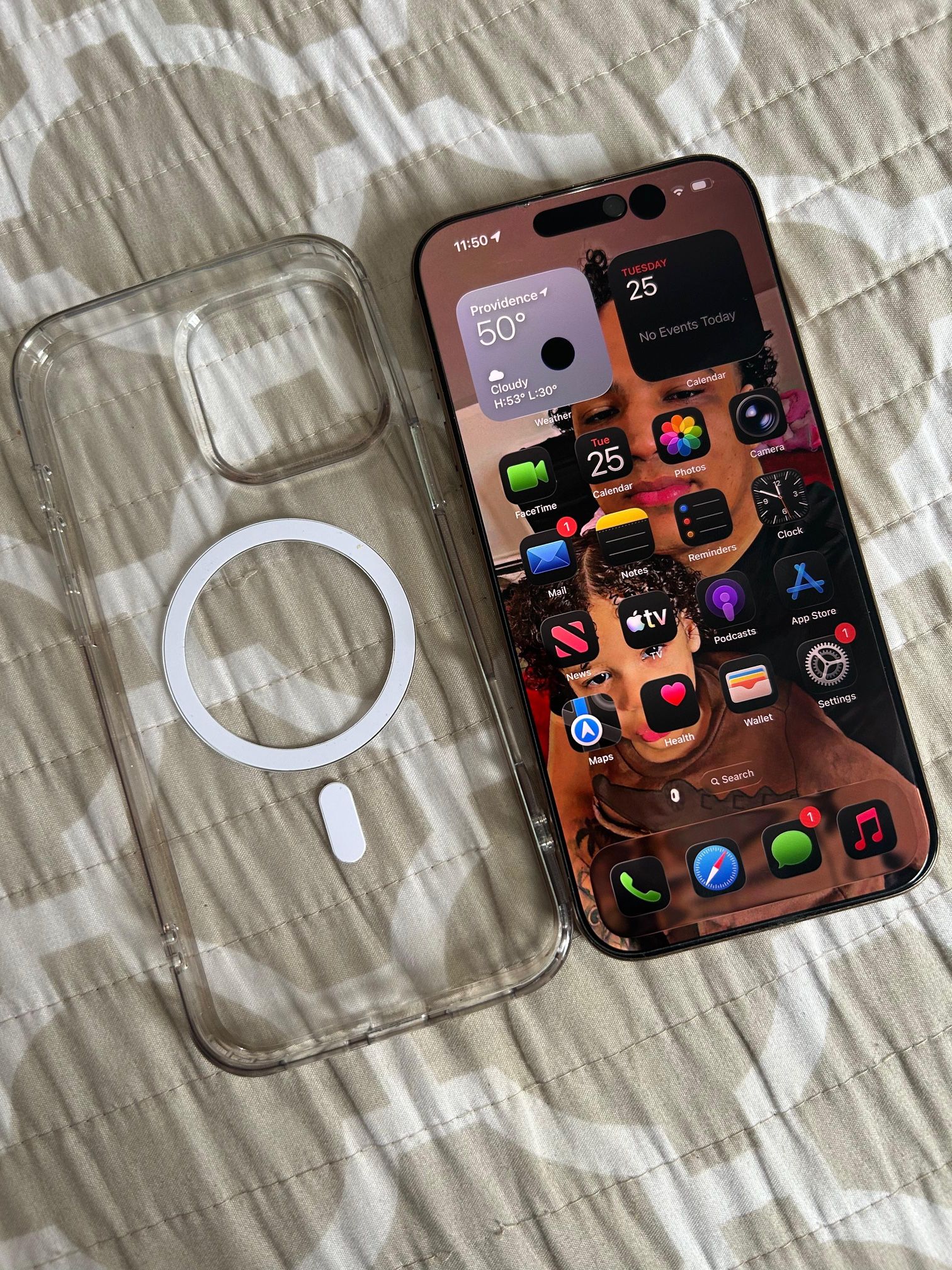 iPhone 16 Pro Max Gold 256 Gig ( T-Mobile)