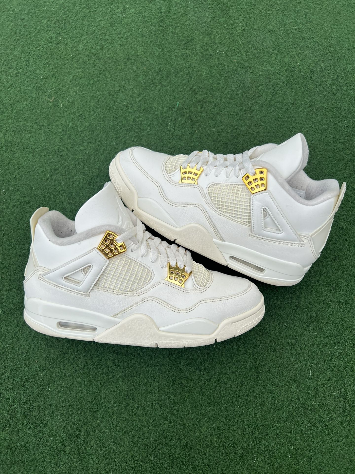 Size 10w / 8.5m Air Jordan 4 Retro Metallic Gold