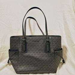 Michael Kors Voyager Black Silver Handbag