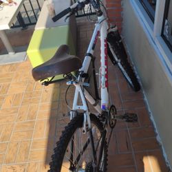 Raleigh M50 Mountain Bike