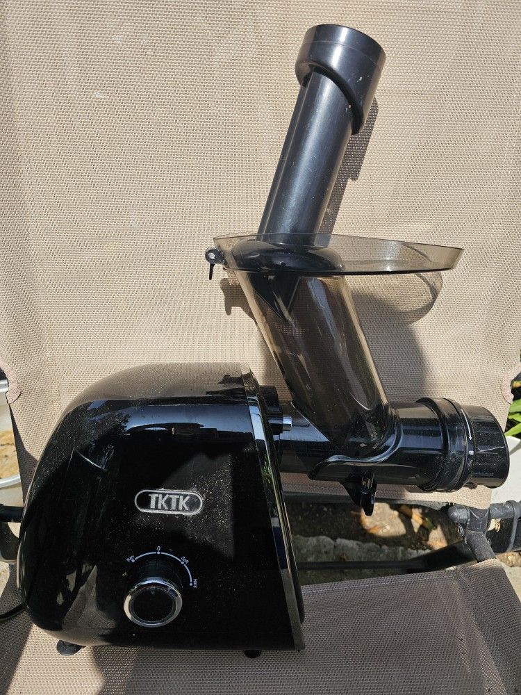 JUICE MAKER