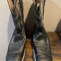 Brand New Men Size 10.5 Justin Boots. 