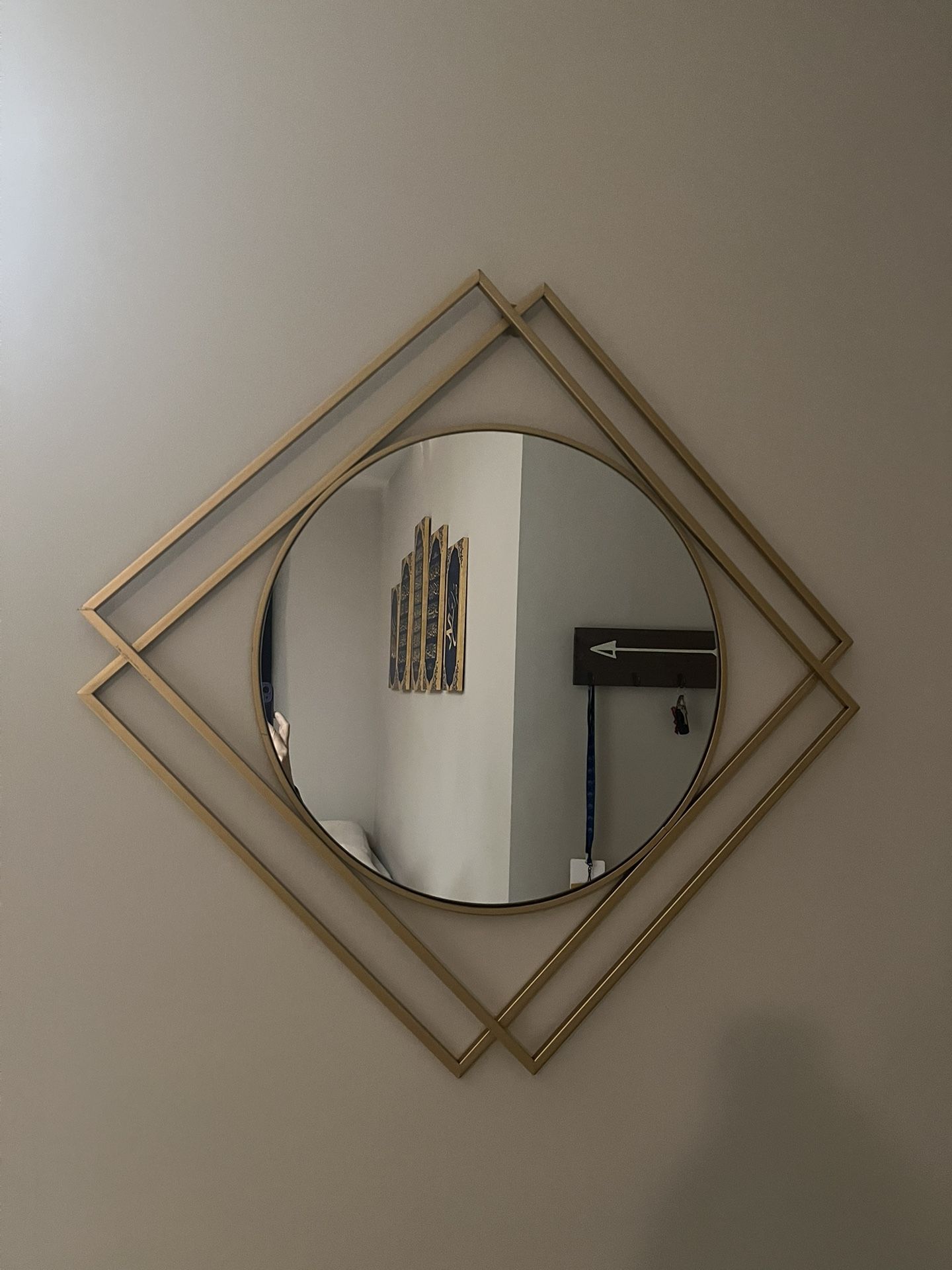 Wall mirror