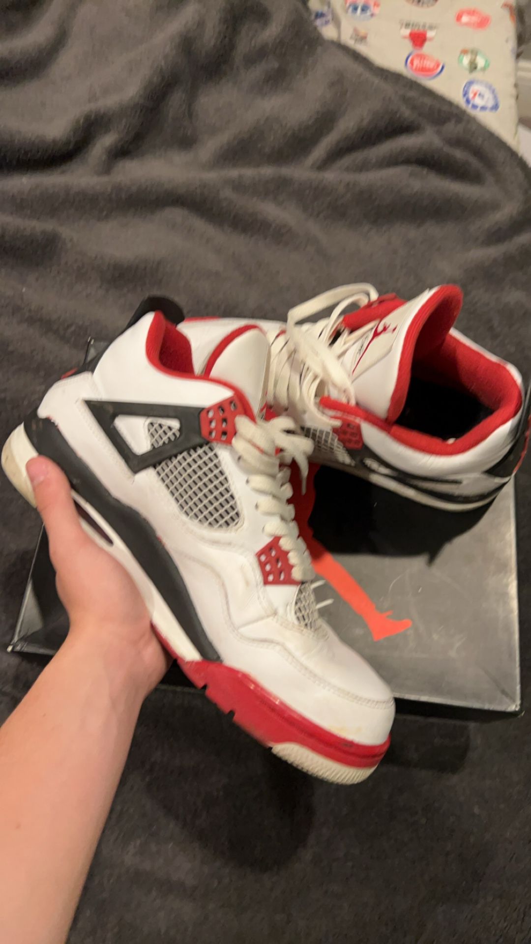 Jordan 4 Fire Red Size 9.5 