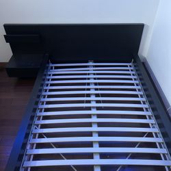 Black Wood Bedframe for Full size Matress