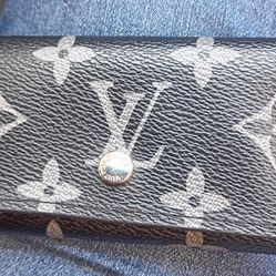 Louis Vuitton Monogram Eclipse key Holder.P