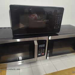 3 Microwaves For Sale Toshiba $30, Black  Decker $25 And The Small One Is $20