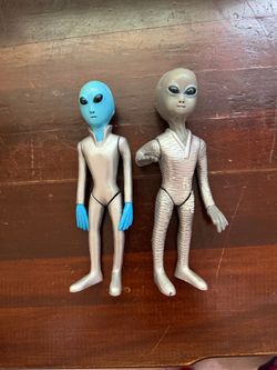 Vintage Alien Action Figures Set Of 2 Outer Space Toys