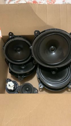 20-26 Camry speakers OE