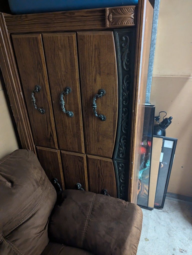 Oak Wood Laminate 6 Drawer Dresser With Mirror
