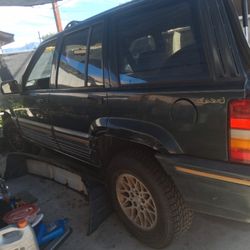 1994 GRAND CHEROKEE LIMITED