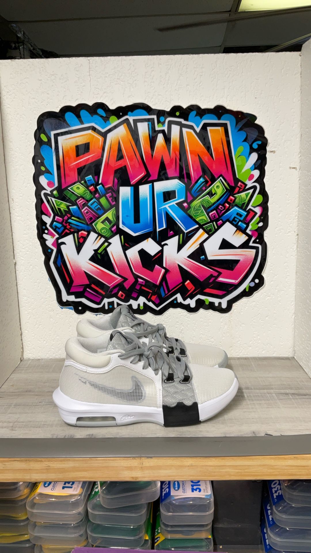 Nike LeBron Witness Vlll / Size 10.