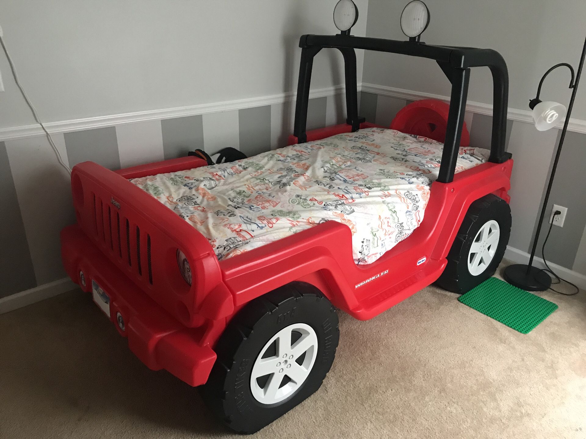 Twin Bed frame Little Tikes Jeep Wrangler bed for Sale in Lebanon, OH