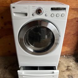 LG dryer in excellent condition🔥