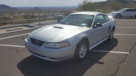 2000 Ford Mustang Clean Title Cold AC!