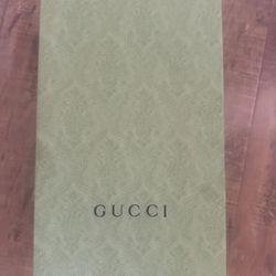 Brand NEW NEVER USED GUCCI SLIPPERS
