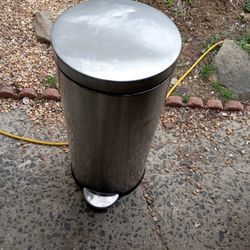 30 Liter Trash Container 