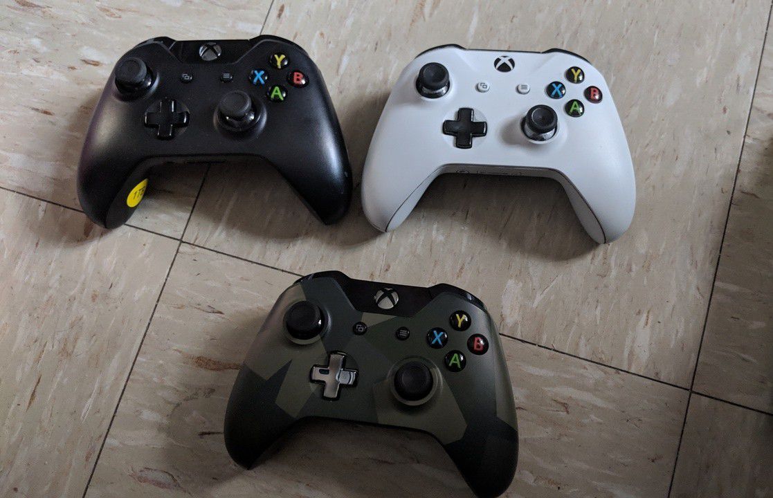 Xbox One Wireless Controllers for Sale -In Excellent Condition