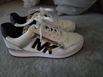 MICHAEL KORS WOMENS sneakers size 8
