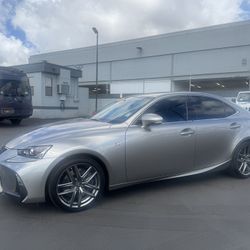 2018 LEXUS IS 300 $31.995