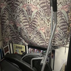 ExERPEUTIC Eliptical Machine Fitness Like New 