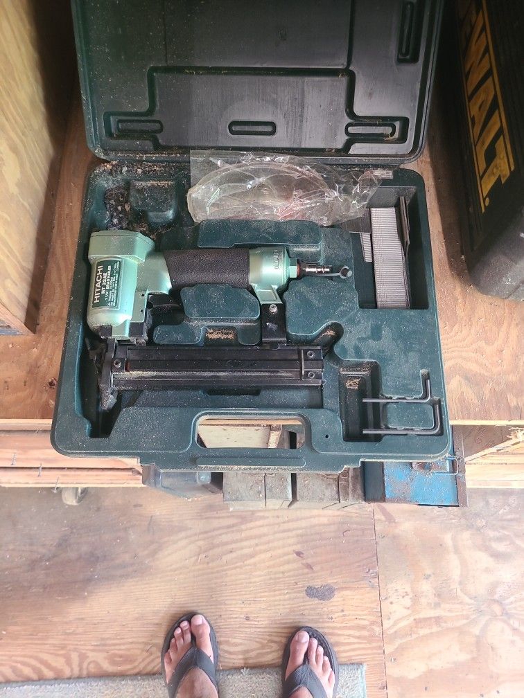 Brad Nailer Hitachi NT 32AE