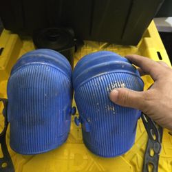 Professional Rubber Knee Pads - Non-Marring
