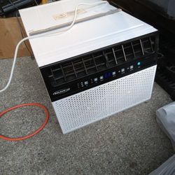 SoleusAir WS3-08E-201 Electronic Saddle Air Conditioner  8,000 BTU 
