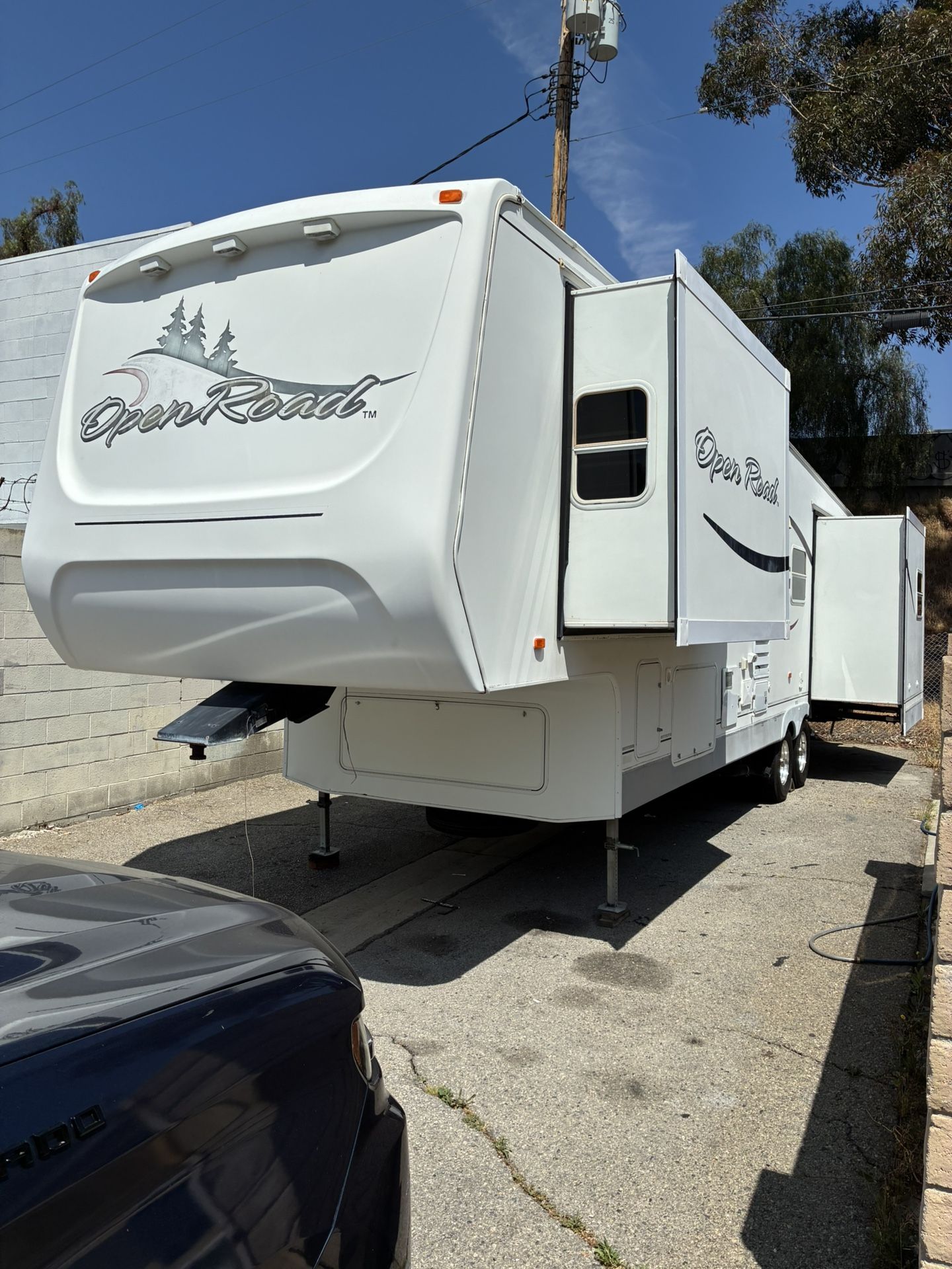 2005 Open road Pilgrim fifth wheel