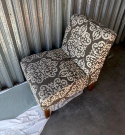 Brown/cream/tan accent chair