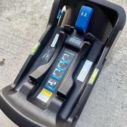 Nuna Pipa Car Seat Base