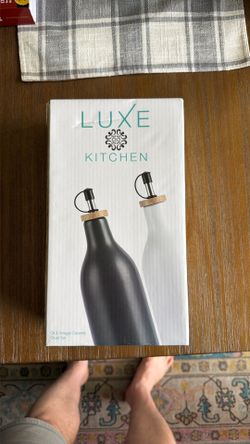 Luxe Kitchen Oil & Vinegar Cruet Set - In Box, Never Used