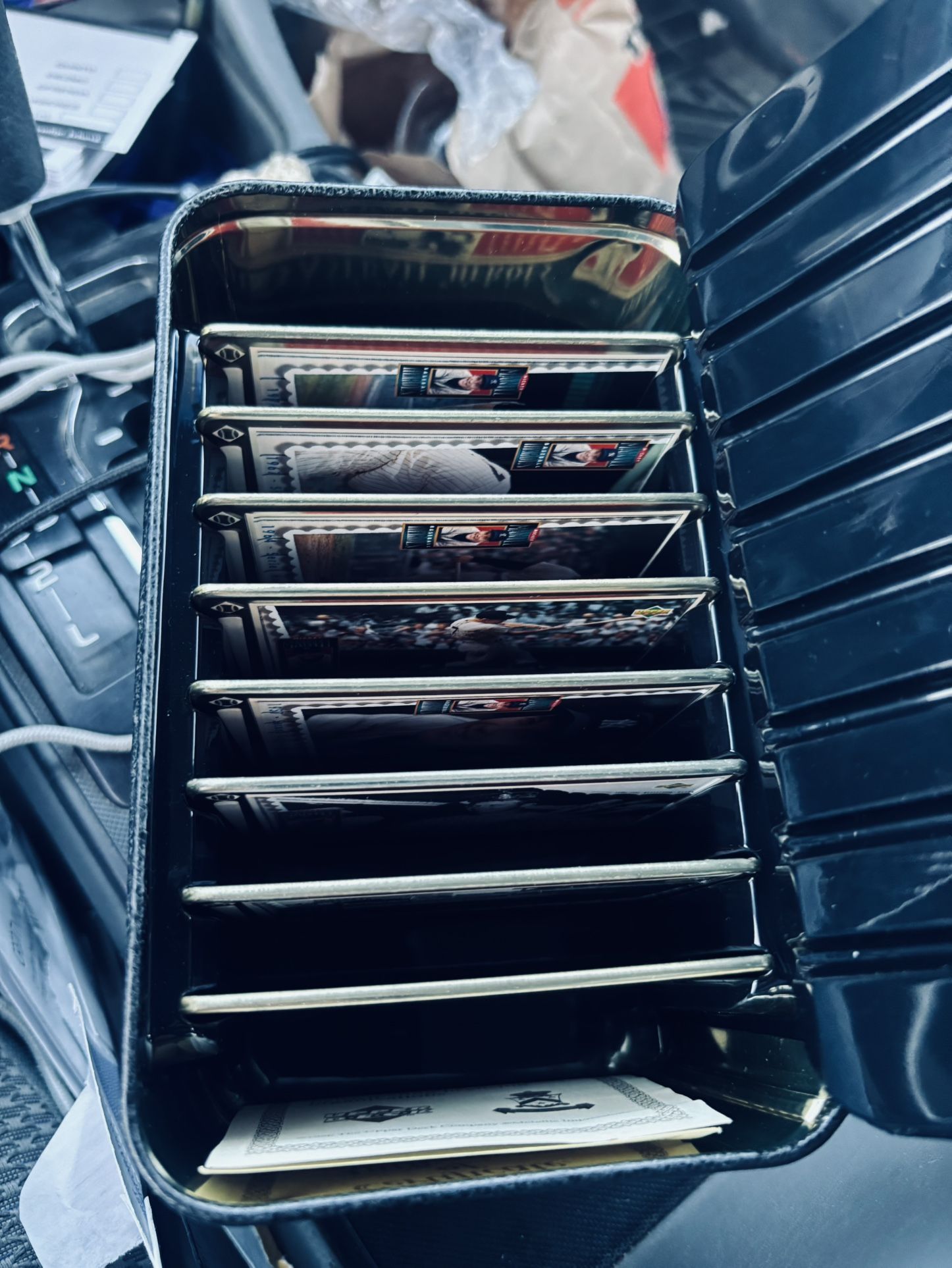 Mantel cards And Old Cars