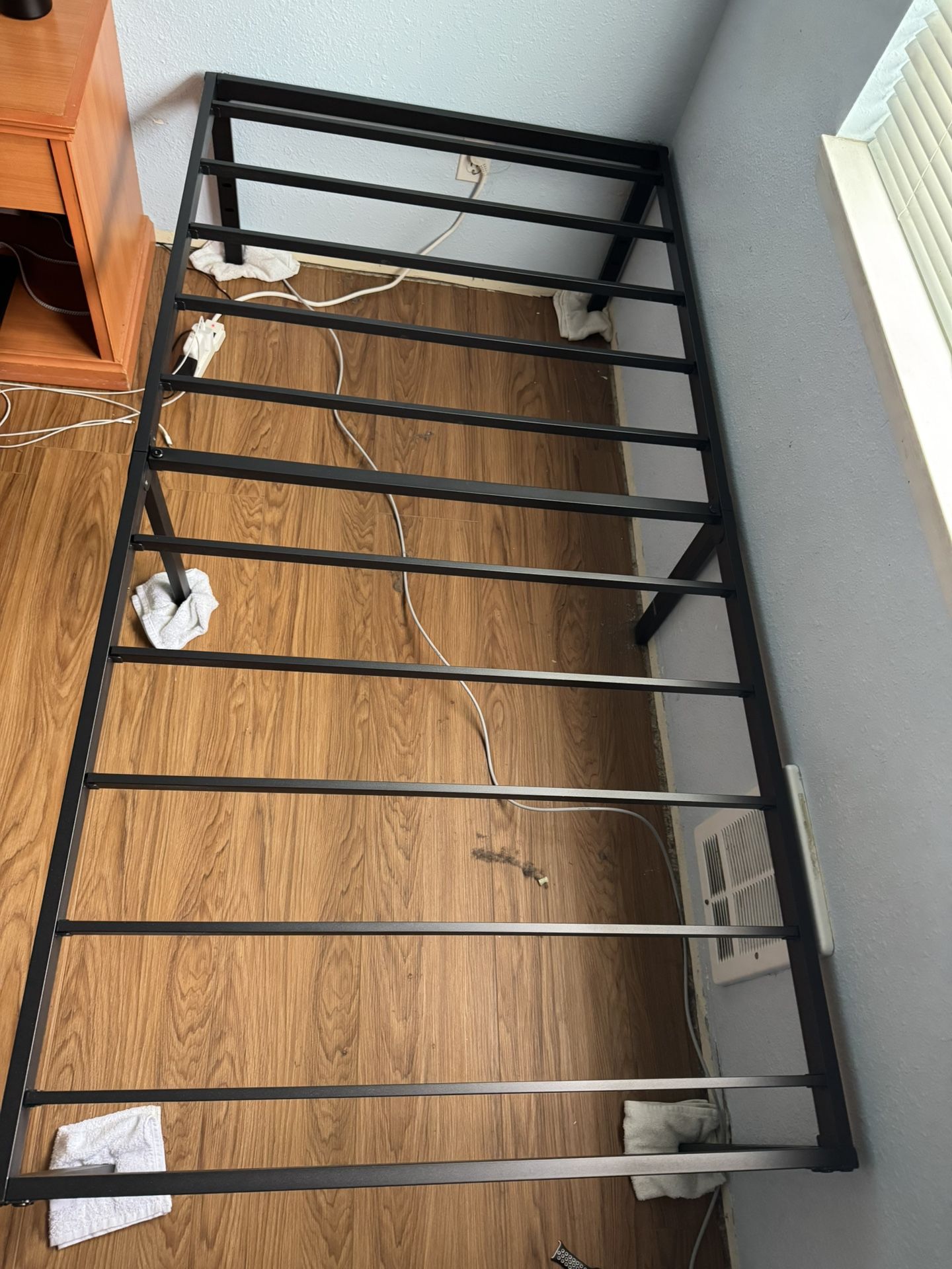 Twin Size Metal Bed frame