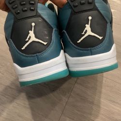 Teal green Jordan 4s Size 10 perfect condition 