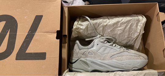 Yeezy boost 700