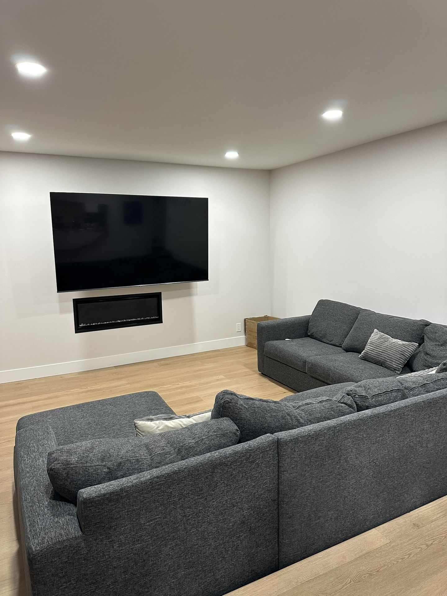 Living Spaces Sectional Sofa 