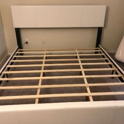 Brand New King Size White Leather Platform Bed Frame (New In Box) 