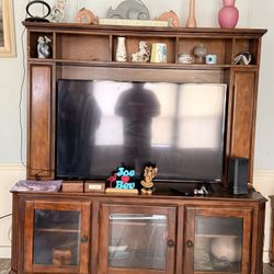 SOLID WOOD ENTERTAINMENT CENTER