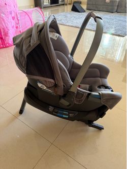 Nuna PIPA Infant Car Seat + RELX Base – Excellent Condition