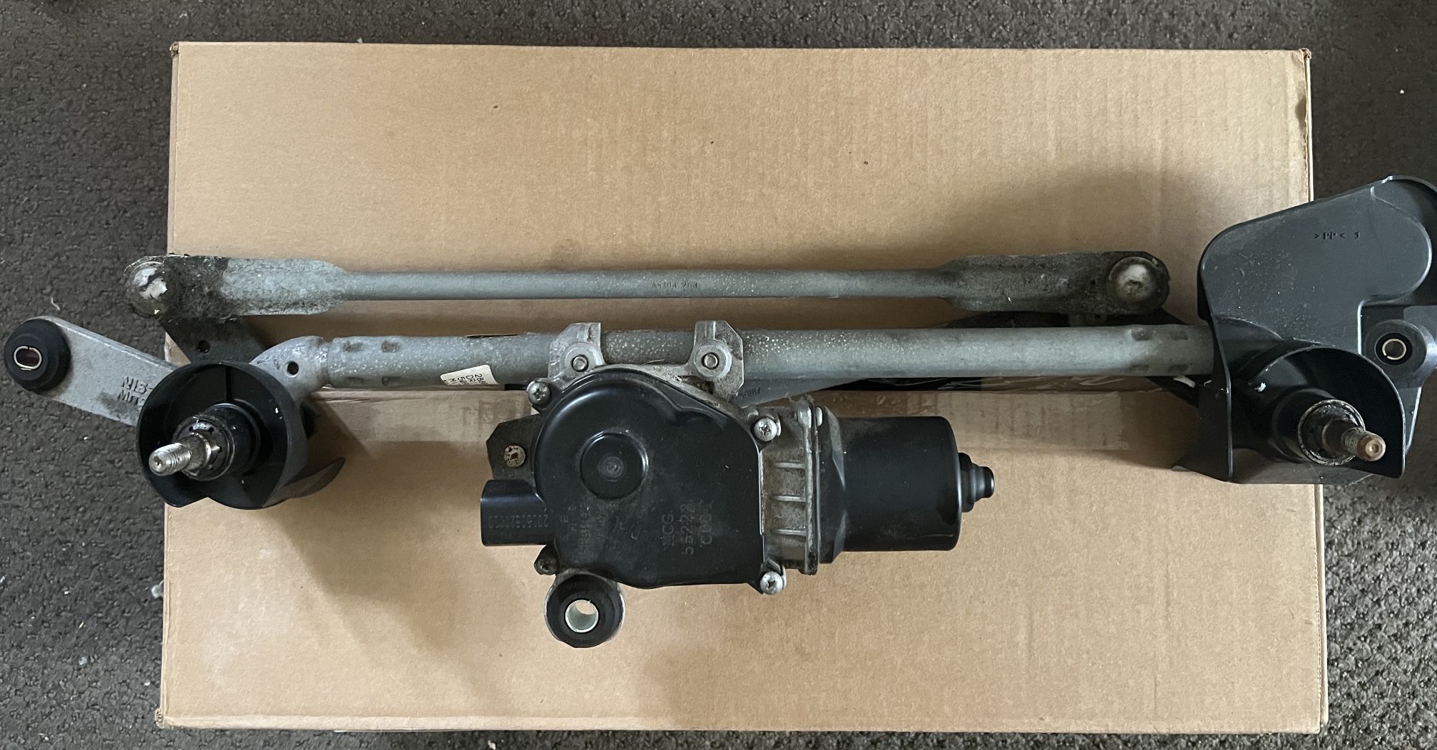 2013-2018 Nissan Altima Windshield Wiper Motor. Has About 10 Hours Worth Of Use