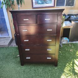 

Voyage Brown Wood 5-Draw