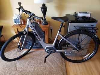 TREK VERVE E BIKE STEP OVER BRAND NEW