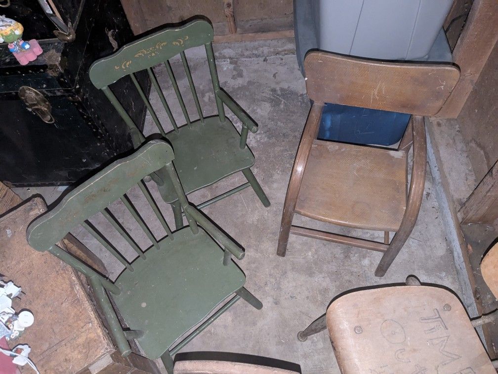 Old Baby Doll Chairs Or Little Kid Chairs