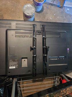 INSIGNIA TV + WALL MOUNT FOR SALE! 40"