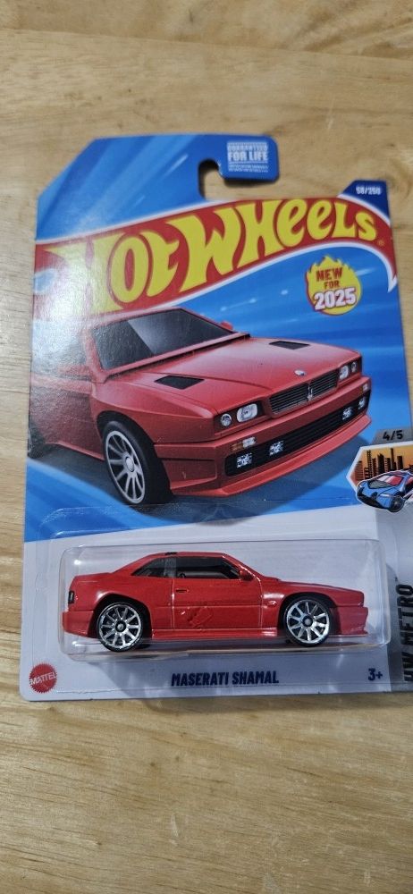 1/2 Hotwheels Maserati Shamal